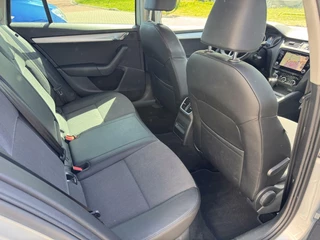 Škoda Octavia Skoda Octavia 1.0 TSI Style Business Automaat|Carplay|Trekhaak|Stoelverw.|NAP|Navi|Led - afbeelding nr 18