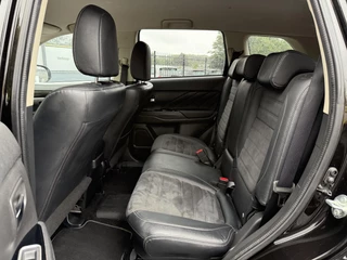 Mitsubishi Outlander Mitsubishi Outlander 2.0 PHEV Executive Edition Navi,Camera,Alcantara,Trekhaak,Stoelverkoeling,Stoelverwarming,Pdc V+A,Clima,Cruise,Dealer Onderhouden,Nieuwe Apk bij Aflevering - afbeelding nr 8