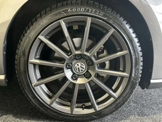 Volkswagen e-Golf | Lederen Bekleding | Zwarte Velgen | Privacy Glass | Lage km. stand! | SoH (batterijcheck) 86,4 % score! - afbeelding nr 2