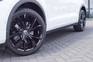 Volkswagen T-Roc Volkswagen T-Roc Cabrio 1.5 TSI DSG R-Line/ Black style/Leer/19 Inch LM/Camera/Virtual c - afbeelding nr 7