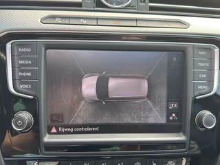 Volkswagen Passat Volkswagen Passat 1.8 TSI DSG R-LINE PANO-DAK/TREKHAAK/360-CAMERA/LEDER/NAVI/ACC/CARPLAY - afbeelding nr 26
