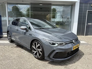 Volkswagen Golf Volkswagen Golf 1.5 eTSI R-Line Trekhaak/Pano/Digitaaldasboard/BTWAUTO - afbeelding nr 16