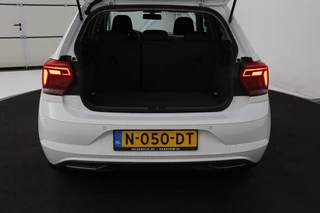 Volkswagen Polo Volkswagen Polo 1.0 TSI Highline | Automaat | Stoelverwarming |  Carplay | Navigatie | Climate control | Parkeerhulp | Cruise control | Bluetooth - afbeelding nr 10
