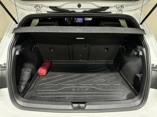 Volkswagen Golf Volkswagen Golf 1.5 eTSI 3x R-Line Pano Carplay Sfeer ACC NAP - afbeelding nr 55