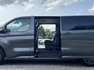 Ford Transit Custom Ford Transit Custom 340 2.5 PHEV L2H1 Limited | SCI | Voorraad | Kombi 9-persoons | Incl. BTW en BPM |  Dubbele schuifdeur | 17 inch lichtmetalen velgen | Trekhaak | Navigatie | Garantie 5 jaar of 200.000 km | Camera - afbeelding nr 8
