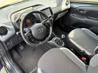 Toyota Aygo Toyota Aygo 1.0 VVT-i x-joy | 15'' velgen | Camera | Carplay - afbeelding nr 13