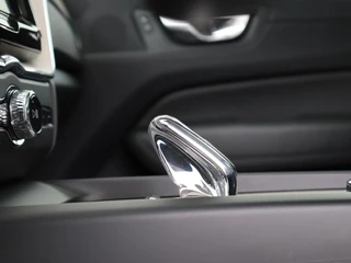 Volvo XC60 Volvo XC60 2.0 T8 Twin Engine AWD Inscription | Panoramadak |  Trekhaak | Leder | Camera | Carplay | Navigatie | Full LED | Climate control - afbeelding nr 12