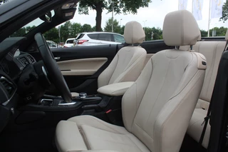 BMW 2 Serie BMW 2 Serie Cabrio M240i xDrive High Exe. M Sport / Camera / Leder / Harman Kardon / 18'' / Keyless / Navigatie / Stuurverwarming / DAB / Windscherm / Stoelverwarming / Cruise Control - afbeelding nr 4