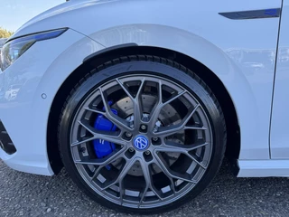 Volkswagen Golf Volkswagen Golf 8 R 2.0 TSI 333pk 4Motion 20 years Edition Akra Pano H&K Leder Memory Ventilatie Stuurvw Stlvw Blindspot Fabrieksgarantie - afbeelding nr 5