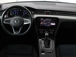 Volkswagen Passat Volkswagen Passat 1.4 TSI PHEV GTE | Panoramadak | Stoelverwarming |  Trekhaak | Side Assist | Camera | Carplay | Adaptive cruise | Park Assist | Matrix LED | Massage - afbeelding nr 8