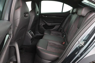 Škoda Octavia Skoda Octavia 1.4 TSI RS PHEV | Head-Up | Leder/Alcantara |  Stoel & stuurverwarming | Carplay | Sfeerverlichting | Massage | Memory | Adaptive cruise - afbeelding nr 14