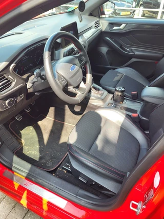 Ford Focus Ford Focus Wagon 1.5 EcoBoost 182 PK ST Line Business | LED | Winterpack | BLIS | Adaptieve Cruise Control | Camera | Electrische achterklep | Headup Display | DAB | Leder/Stof | 50DKM! - afbeelding nr 5