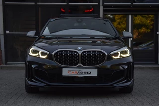 BMW 1 Serie BMW 1-serie M135i xDrive High Executive Pano Ambiance - afbeelding nr 2