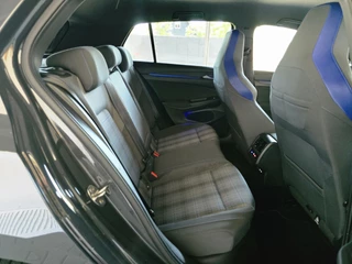 Volkswagen Golf Volkswagen Golf 1.4 eHybrid GTE / Dealer Onderhouden / IQ Light / Stoelverwarming / CarPlay - afbeelding nr 24