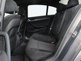 BMW 5 Serie BMW 5-serie 530e iPerformance M-sport | Schuifdak | Camera | Alcantara | Stoelverwarming | Carplay | Elektrische sportstoelen | Full LED | Navigatie | Live Cockpit - afbeelding nr 8