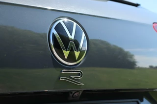 Volkswagen Golf Volkswagen Golf 8 Variant 1.5 eTSI / 3x R-Line / DSG / ACC / Matrix / DAB / LED / Trekhaak / 19