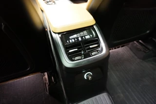 Volvo XC90 Volvo XC90 2.0 T8 TWIN ENGINE R-DESIGN PANORAMADAK - afbeelding nr 33