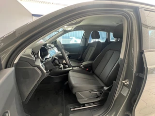 Audi Q3 Audi Q3 35 TFSI Advanced AUTOMAAT NL AUTO Lichtmetalen velgen 20