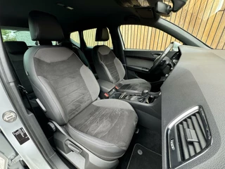 SEAT Ateca Seat Ateca 1.4 EcoTSI Xcellence Automaat | Navigatie | LED | Trekhaak elektrisch uitklapbaar | Sfeerverlichting | Achteruitrijcamera | Alcanatara | Apple Carplay | Parkeersensoren achter - afbeelding nr 34