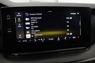 Škoda Octavia Skoda Octavia 1.4 TSI RS iV PHEV | Head-Up |  Stoel & stuurverwarming | Adaptive cruise | Standkachel | Matrix LED | Massage | Alcantara | Camera | Carplay | Memory | Canton Sound | Virtual Cockpit | Side Assist - afbeelding nr 31