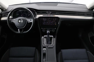 Volkswagen Passat Volkswagen Passat 1.4 TSI PHEV GTE | Head-Up | Stoelverwarming | 360 camera | Trekhaak | Keyless | Carplay | Dynamic Chassis Control | Full LED | Massage | Navigatie | Active Info Display - afbeelding nr 10