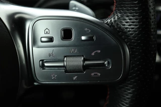 Mercedes-Benz A-Klasse Mercedes-Benz A-klasse 200 AMG | Panoramadak | Carplay |  Stoelverwarming | Keyless | Leder/Alcantara | Camera | Sfeerverlichting | Widescreen | Full LED - afbeelding nr 10