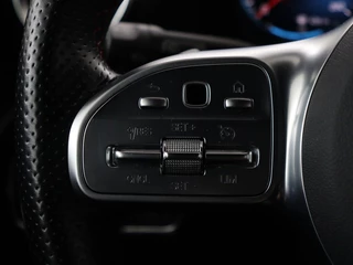 Mercedes-Benz A-Klasse Mercedes-Benz A-klasse 180 AMG | Panoramadak | Stoelverwarming |  Carplay | Widescreen | Leder/Alcanatara | Navigatie | Full LED | Park Assist - afbeelding nr 14
