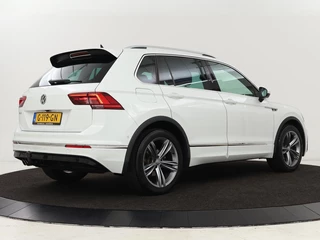 Volkswagen Tiguan Volkswagen Tiguan 1.5 TSI R-Line | DSG | 360 camera | Active Info |  Keyless | Adaptive cruise | Trekhaak | Full LED | Park Assist | Carplay | Navigatie - afbeelding nr 33
