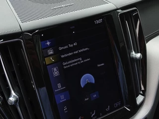 Volvo XC60 Volvo XC60 T8 407PK AWD / Inscription / panoramadak / 360° / LED - afbeelding nr 22