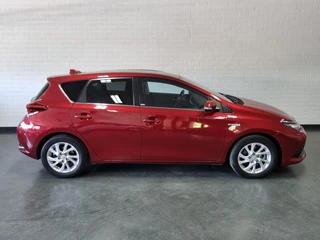 Toyota Auris Toyota Auris 1.8 Hybrid Volcano / Pano / Afn. Trekhaak - afbeelding nr 6