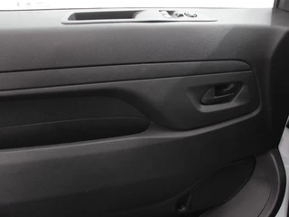 Opel Vivaro Opel Vivaro 1.5 Diesel 120PK L3 BPM VRIJ! Apple Carplay /  Android Auto Parkeersensoren V+A Trekhaak Camera Navigatie Cruise Control LED koplampen houten afwerking laadruimte - afbeelding nr 13