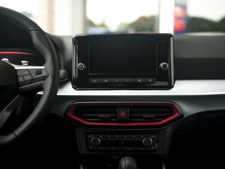 SEAT Arona SEAT Arona 1.0 EcoTSI 116pk FR DSG | Full LED | Keyless | ParkAssist + Camera | App-Connect | Armsteun vóór | Black Pack | Wireless Charge - afbeelding nr 15