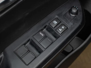 Suzuki Swift Suzuki Swift 1.2 Dynamic EASSS Sport (AIRCO,CRUISE,BLUETHOOT,LED,SPORTSTOELEN,NIEUWE APK,LM VELGEN,NETTESTAAT) - afbeelding nr 17