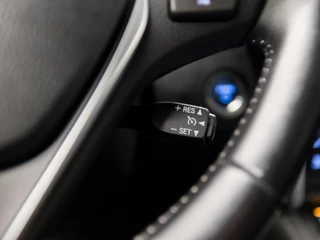 Toyota Auris Toyota Auris Touring Sports 1.8 Hybrid Sport Automaat (PANORAMADAK, NAVIGATIE, LEDER, STOELVERWARMING, CAMERA, SPORTSTOELEN, KEYLESS, LED KOPLAMPEN, NIEUWE APK, NIEUWSTAAT) - afbeelding nr 23
