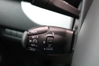 Peugeot e-Expert Peugeot e-Expert EV L3 75 kWh Airco Navigatie Trekhaak Black Line - afbeelding nr 34
