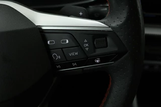 SEAT Leon SEAT Leon 1.5 eTSI FR Intens | Stoel & stuurverwarming |  Adaptive cruise | Trekhaak | Carplay | Sfeerverlichting | Camera | Navigatie - afbeelding nr 13