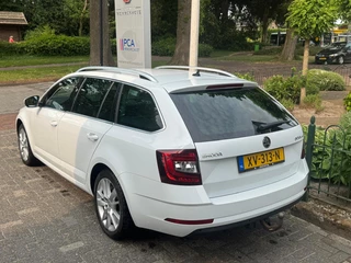 Škoda Octavia Škoda Octavia Combi 1.6 TDI Greentech Clever Edition Lichtmetalen velgen/Cruise Control/Parkeersensoren - afbeelding nr 35