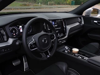 Volvo XC60 Volvo XC60 2.0 T8 408PK TE AWD / Inscription / R-Design / LED - afbeelding nr 17