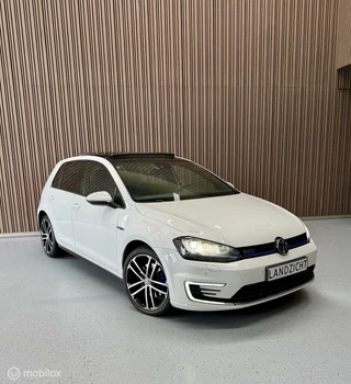 Volkswagen Golf Volkswagen Golf 1.4 TSI GTE PANO - afbeelding nr 17