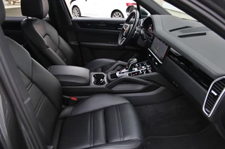 Porsche Cayenne Porsche Cayenne 3.0 BTW | Pano | 22 inch | Bose | Camera | Softclose - afbeelding nr 14