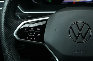 Volkswagen Tiguan Volkswagen Tiguan 1.5 TSI / 2x R-Line / Black Style / Virtual Cockpit / Camera / Matrix LED / Trekhaak / 19
