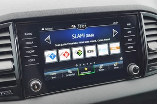 Škoda Karoq Škoda Karoq 1.5 TSI DSG Sportline/ Panodak/ Standverwarming/ Camera/ ACC/ DCC - afbeelding nr 42