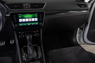 Škoda Superb Skoda Superb Combi 1.4 TSI ACT DSG|2e Eig|SportLine|Trekhaak|Schaalstoel|DAB|Xenon|Dealer Onderhouden - afbeelding nr 19
