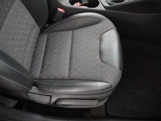 Kia Niro Kia Niro 1.6 GDi Hybrid DynamicPlusLine - Navigatie - Camera - Stoel- en stuurverwarming - Climate control - Trekhaak - Fabrieksgarantie tot 09-2027 - afbeelding nr 25
