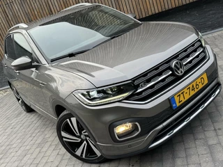 Volkswagen T-Cross Volkswagen T-Cross 1.0 TSI R-line Automaat | LED | Trekhaak |  Getint glas | Climate control | Cruise control adaptief | Lane assist | Dode hoek detectie | DAB | Navigatiesysteem | Inklapbare spiegels | Parkeersensoren voor en achter - afbeelding nr 58