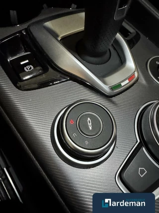 Alfa Romeo Giulia Alfa Romeo Giulia 2.0T Veloce int. Driver assist. - afbeelding nr 13