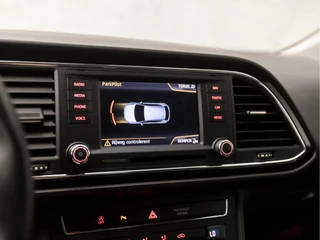 SEAT Leon (NAVIGATIE, CLIMATE, LED KOPLAMPEN, PARKEERSENSOREN, SPORTSTOELEN, GETINT GLAS, CRUISE, BLUETOOTH, NIEUWE APK, NIEUWSTAAT) - afbeelding nr 13