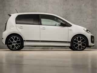 Volkswagen up! (STOELVERWARMING, BLUETOOTH, SFEERVERLICHTING, GETINT GLAS, SPORTSTOELEN, LM VELGEN, STUURWIEL MULTIFUNCTIONEEL, NIEUWE APK, NIEUWSTAAT) - afbeelding nr 4