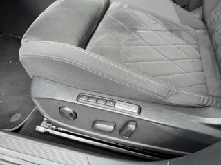 Volkswagen Golf Volkswagen Golf 1.5 eTSI 150 pk DSG Style - Navi - camera - apple/android - stoe - afbeelding nr 26