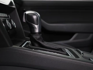 Volkswagen Passat Volkswagen Passat 1.4 TSI PHEV GTE | Panoramadak | Stoelverwarming |  Trekhaak | Side Assist | Camera | Carplay | Adaptive cruise | Park Assist | Matrix LED | Massage - afbeelding nr 10